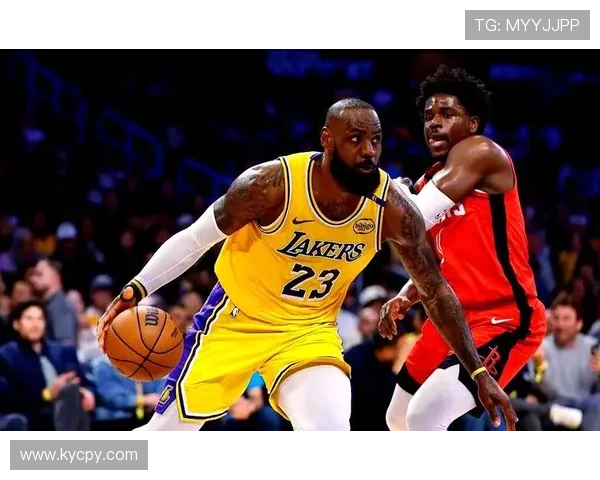 NBA季后赛激战正酣，詹姆斯携手戴维斯力求突破，勇士冲击总决赛席位 - 副本 (3)